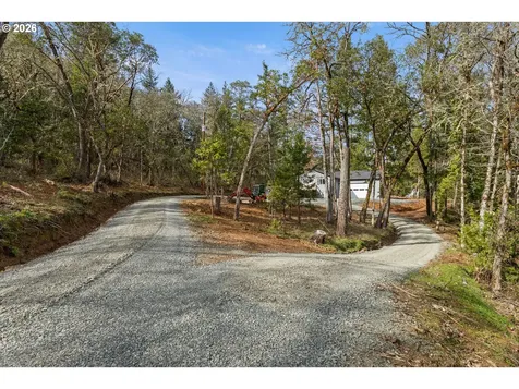 536 Annis Street Canyonville OR 97417