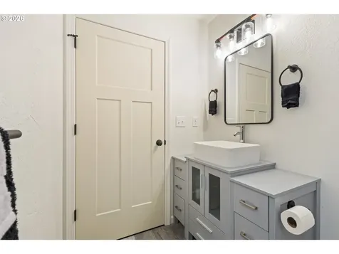 536 Annis Street Canyonville OR 97417
