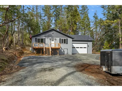 536 Annis Street Canyonville OR 97417