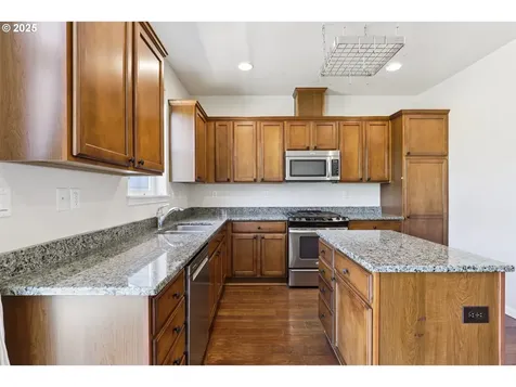 10993 SW Sage Terrace Portland OR 97223