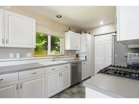6636 SW Ebb Avenue Lincoln City OR 97367