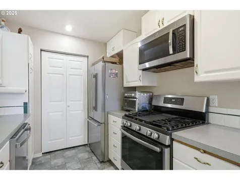 6636 SW Ebb Avenue Lincoln City OR 97367