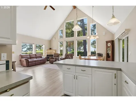 6636 SW Ebb Avenue Lincoln City OR 97367