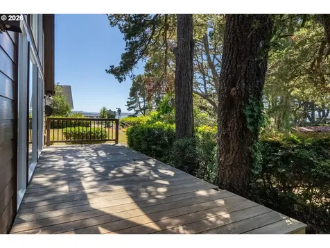 6636 SW Ebb Avenue Lincoln City OR 97367