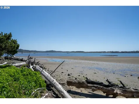 6636 SW Ebb Avenue Lincoln City OR 97367