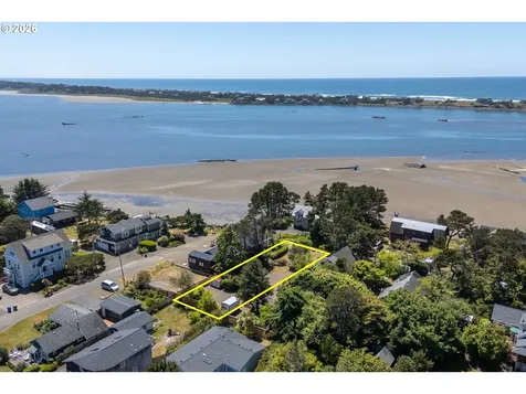 6636 SW Ebb Avenue Lincoln City OR 97367