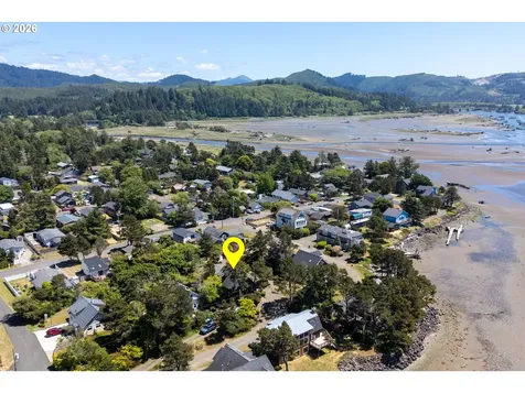 6636 SW Ebb Avenue Lincoln City OR 97367