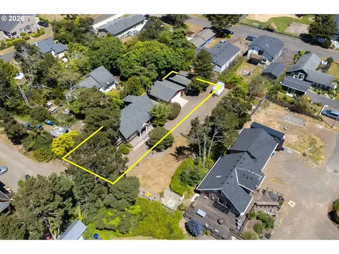 6636 SW Ebb Avenue Lincoln City OR 97367