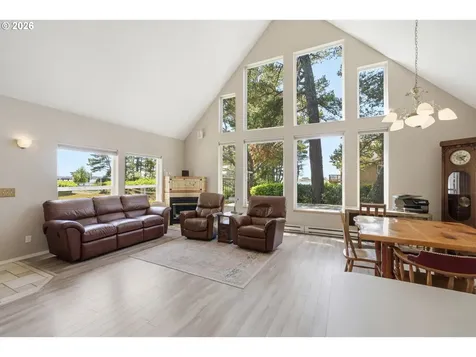 6636 SW Ebb Avenue Lincoln City OR 97367