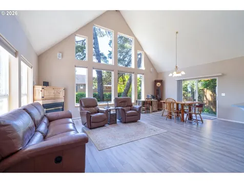 6636 SW Ebb Avenue Lincoln City OR 97367