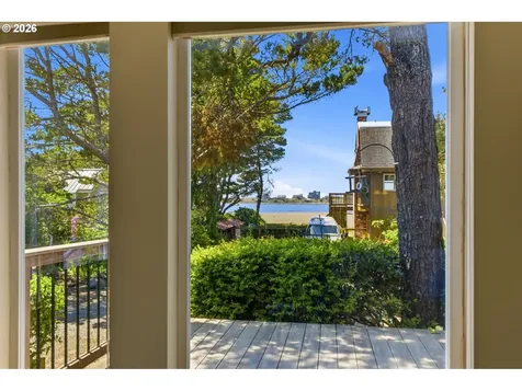 6636 SW Ebb Avenue Lincoln City OR 97367