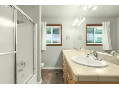 11698 SE Verns Way Happy Valley OR 97086