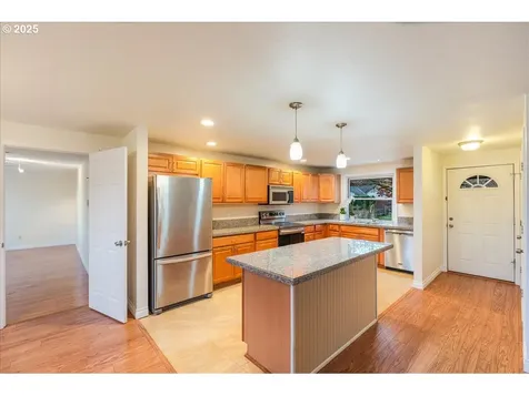 2049 SE Gerhard Drive Hillsboro OR 97123