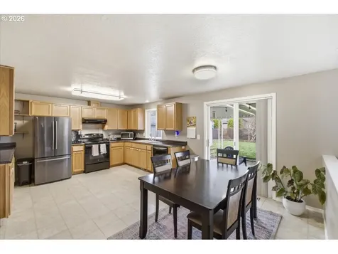 2963 S 7th Place Lebanon OR 97355