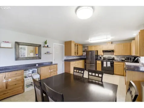 2963 S 7th Place Lebanon OR 97355