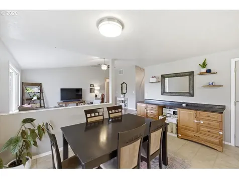 2963 S 7th Place Lebanon OR 97355