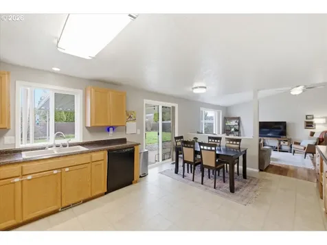2963 S 7th Place Lebanon OR 97355