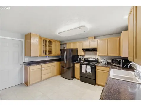 2963 S 7th Place Lebanon OR 97355