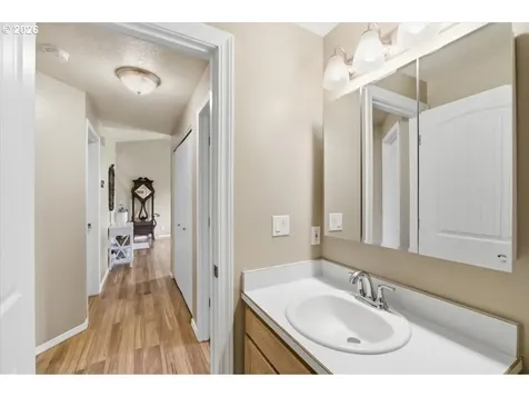 2963 S 7th Place Lebanon OR 97355