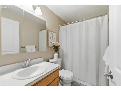 2963 S 7th Place Lebanon OR 97355