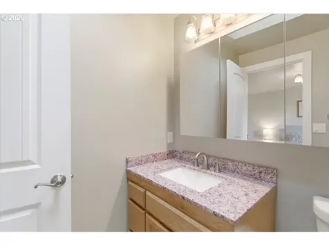 2963 S 7th Place Lebanon OR 97355