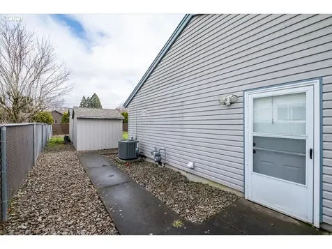 2963 S 7th Place Lebanon OR 97355