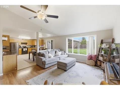 2963 S 7th Place Lebanon OR 97355