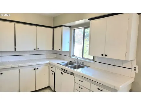 2502 E 27th Street Vancouver WA 98661
