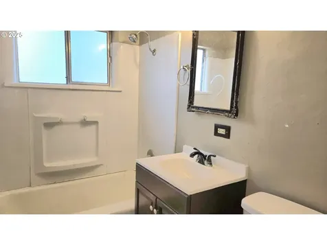 2502 E 27th Street Vancouver WA 98661