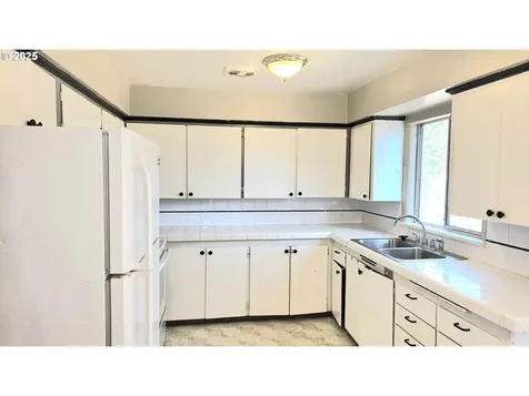 2502 E 27th Street Vancouver WA 98661