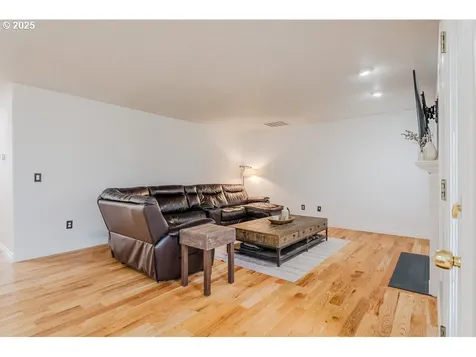 20284 Quinalt Drive Oregon City OR 97045