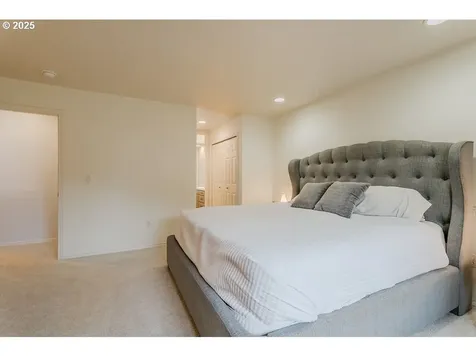 20284 Quinalt Drive Oregon City OR 97045