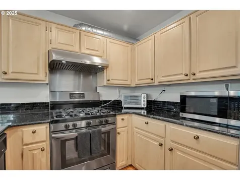 20147 NE Halsey Street Fairview OR 97024