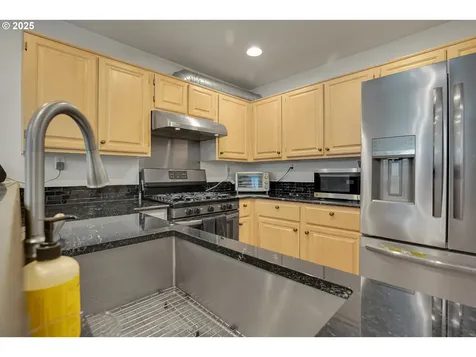 20147 NE Halsey Street Fairview OR 97024