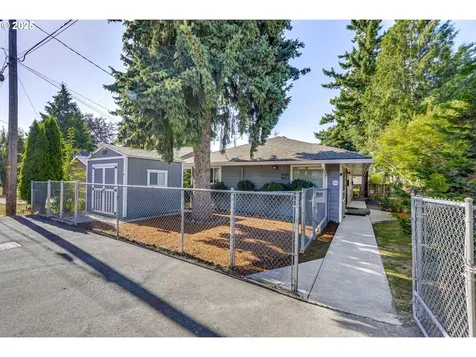 9016 9022 SE Ankeny Street Portland OR 97216