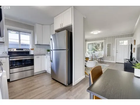 9016 9022 SE Ankeny Street Portland OR 97216