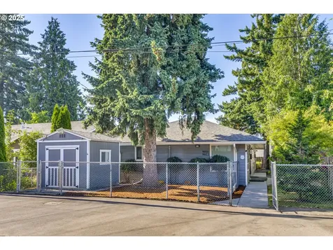 9016 9022 SE Ankeny Street Portland OR 97216