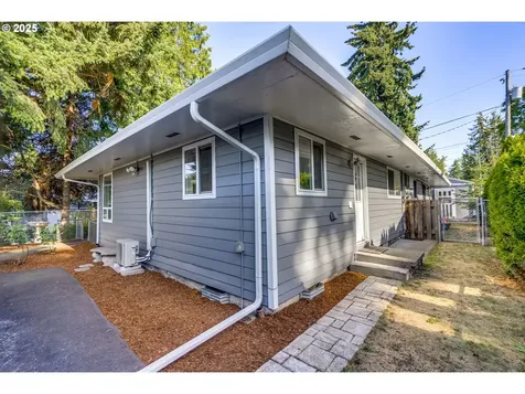 9016 9022 SE Ankeny Street Portland OR 97216