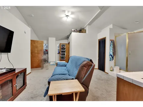 505 Tracy Place Junction City OR 97448