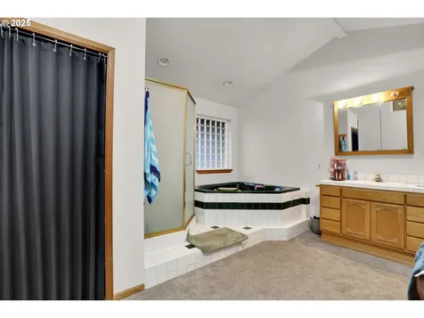 505 Tracy Place Junction City OR 97448