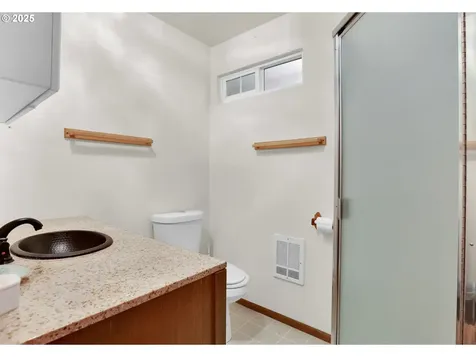 505 Tracy Place Junction City OR 97448