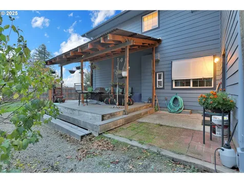 505 Tracy Place Junction City OR 97448