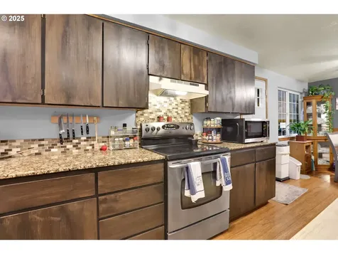505 Tracy Place Junction City OR 97448