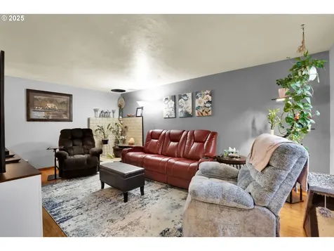 505 Tracy Place Junction City OR 97448