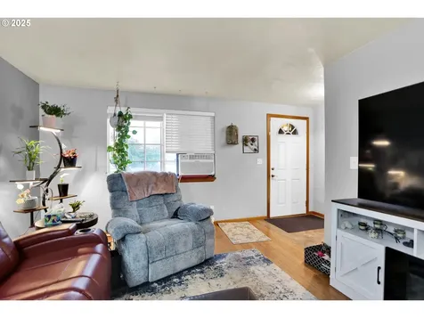 505 Tracy Place Junction City OR 97448