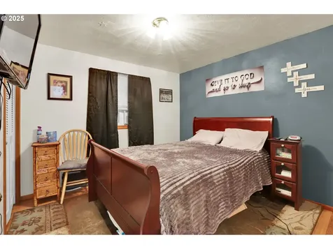 505 Tracy Place Junction City OR 97448
