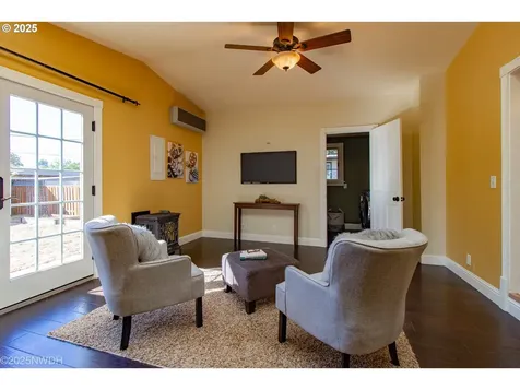 1368 Hayes Street Eugene OR 97402
