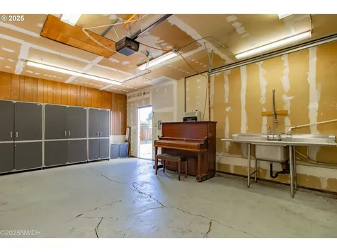 1368 Hayes Street Eugene OR 97402