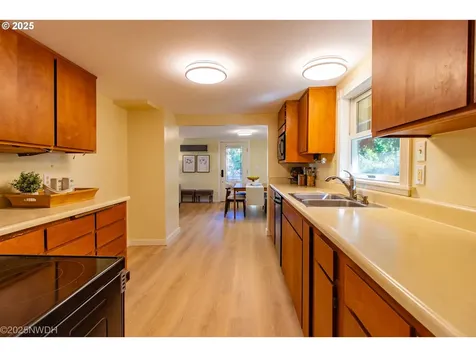 1368 Hayes Street Eugene OR 97402