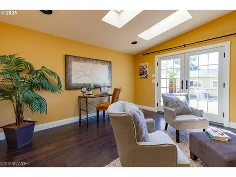 1368 Hayes Street Eugene OR 97402